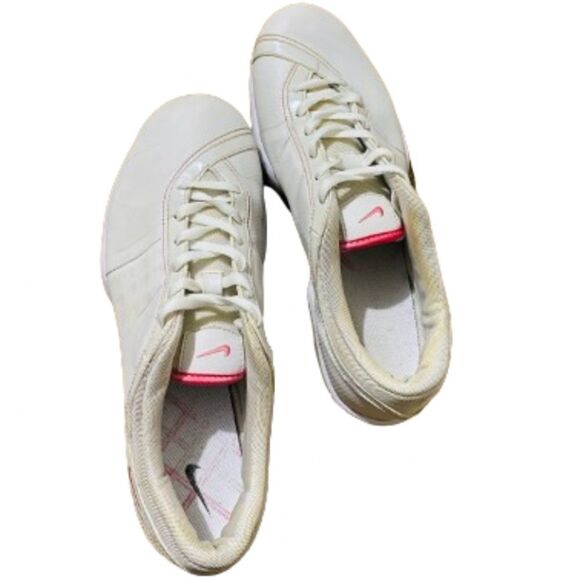 Nike WOMEN’s LACE UP WHITE GOLF SHOES w/ PINK ACCENT Sz-8.5 - Picture 1 of 11